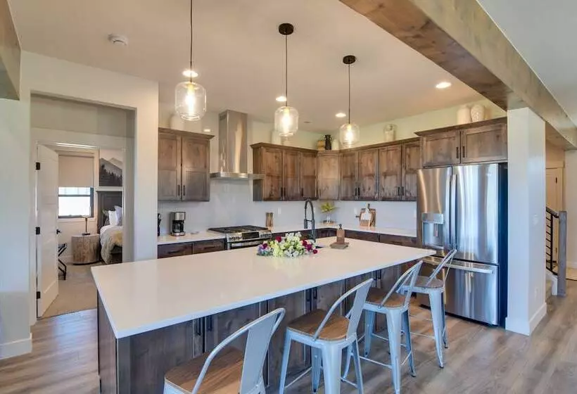 Home On Golf Course W/ Hot Tub, Near Grand Lake