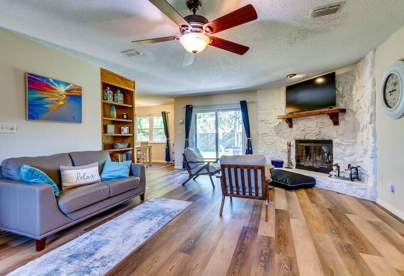 Gulf Breeze Oasis W/ Patio, Grill & Beach Chairs