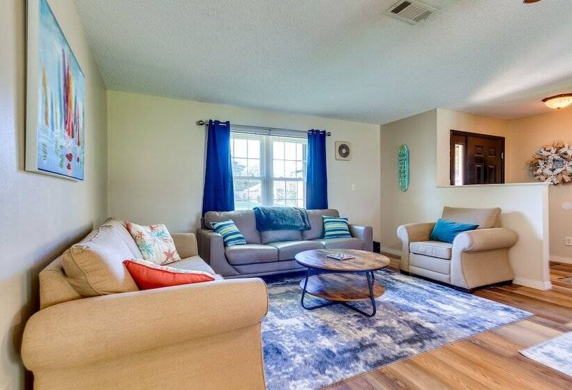 Gulf Breeze Oasis W/ Patio, Grill & Beach Chairs