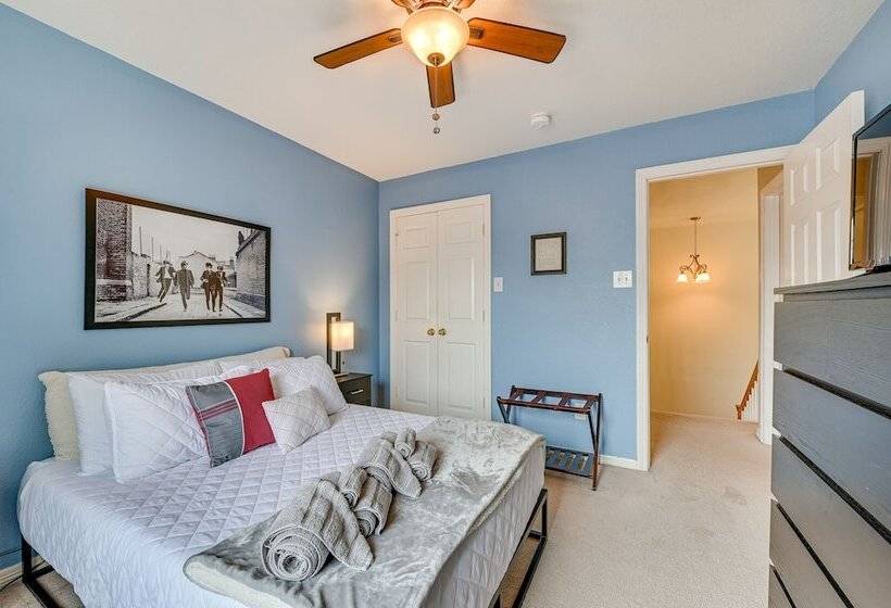 Harmony House Texas  In Carrollton: Private Pool!