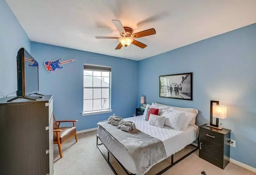 Harmony House Texas In Carrollton: Private Pool!