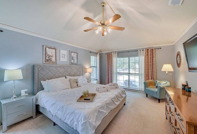 Harmony House Texas  In Carrollton: Private Pool!