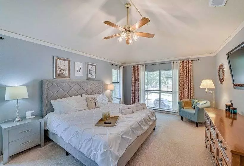 Harmony House Texas In Carrollton: Private Pool!