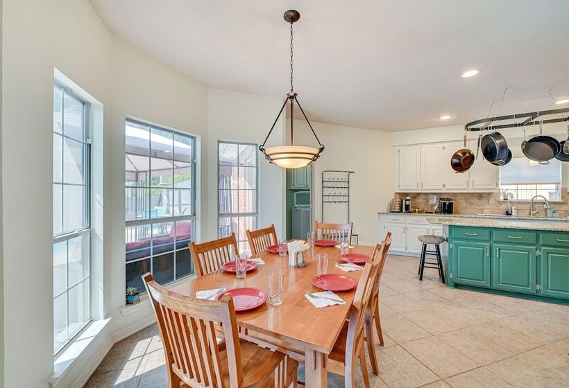 Harmony House Texas  In Carrollton: Private Pool!