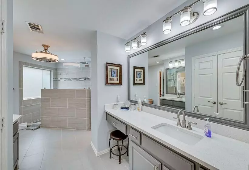 Harmony House Texas In Carrollton: Private Pool!