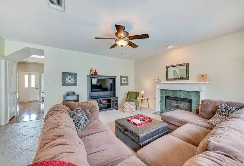 Harmony House Texas In Carrollton: Private Pool!