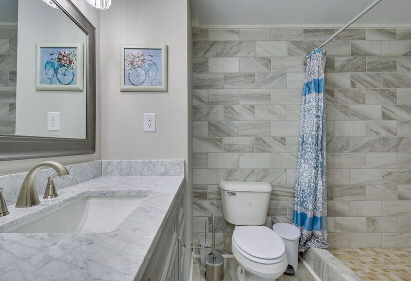 Home W/ Hot Tub + Deck ~ 3 Mi To Ark Encounter!