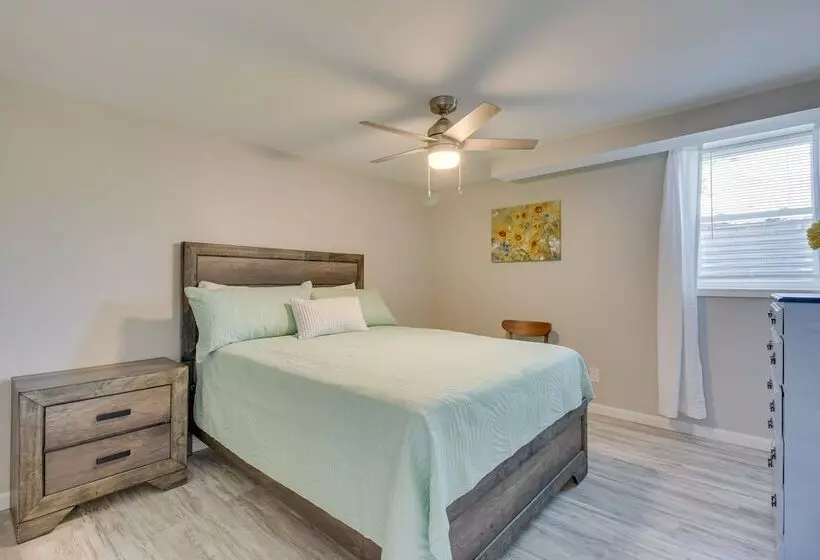 Home W/ Hot Tub + Deck ~ 3 Mi To Ark Encounter!