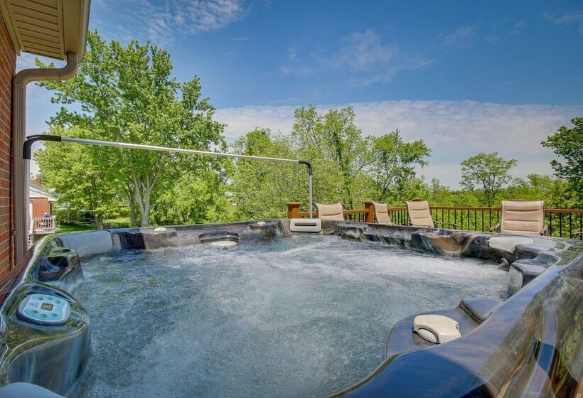Home W/ Hot Tub + Deck ~ 3 Mi To Ark Encounter!