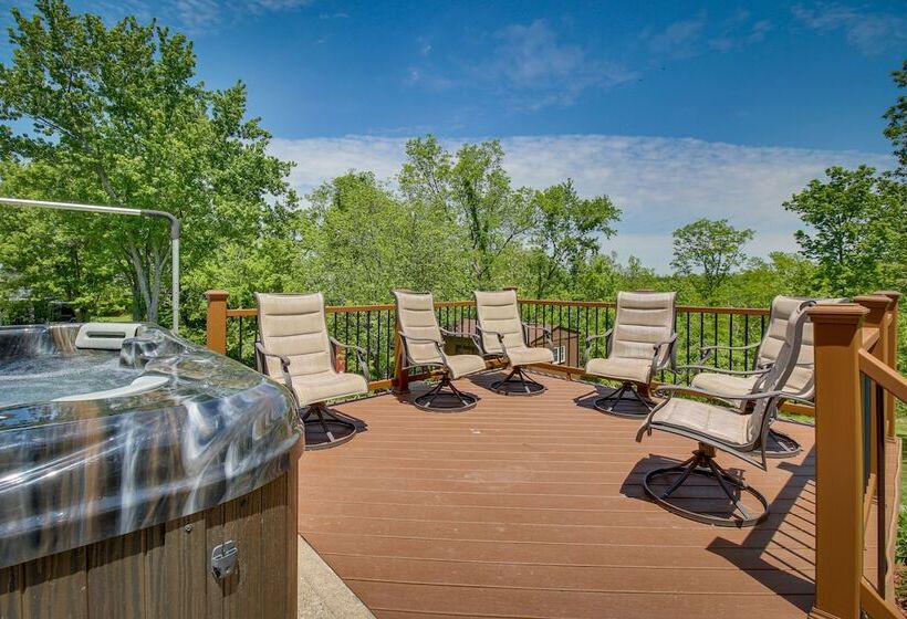 Home W/ Hot Tub + Deck ~ 3 Mi To Ark Encounter!
