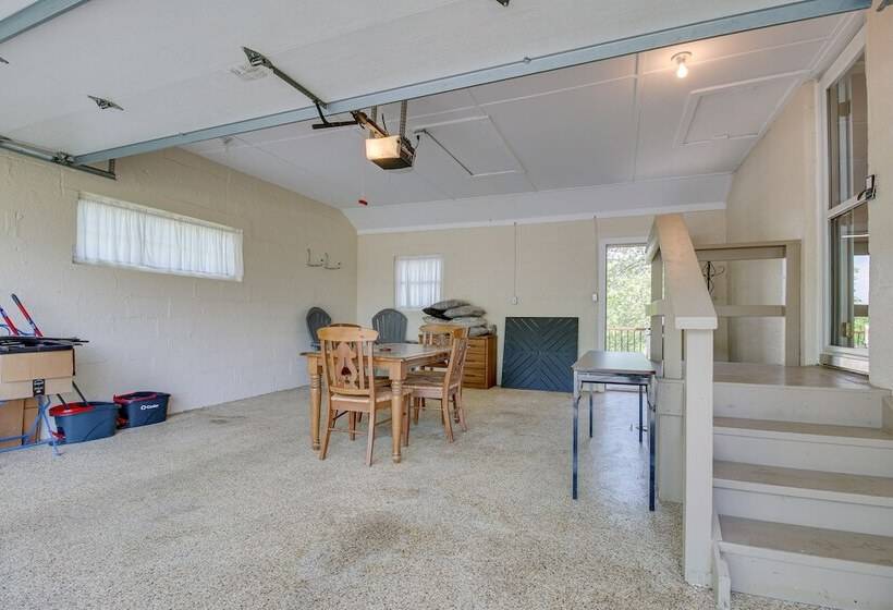 Home W/ Hot Tub + Deck ~ 3 Mi To Ark Encounter!