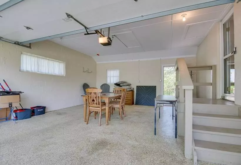 Home W/ Hot Tub + Deck ~ 3 Mi To Ark Encounter!