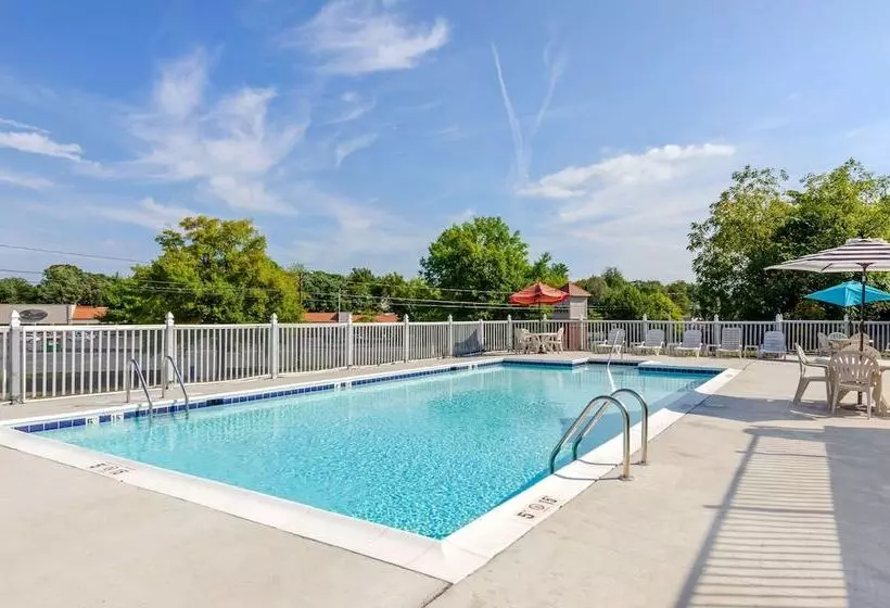 Hotelli Econo Lodge Waynesboro   Skyline Drive