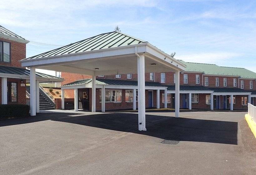 Отель Econo Lodge Waynesboro   Skyline Drive