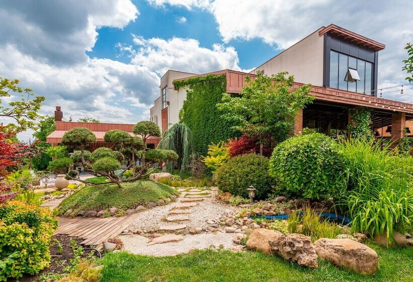 هتل Giuaani Winery