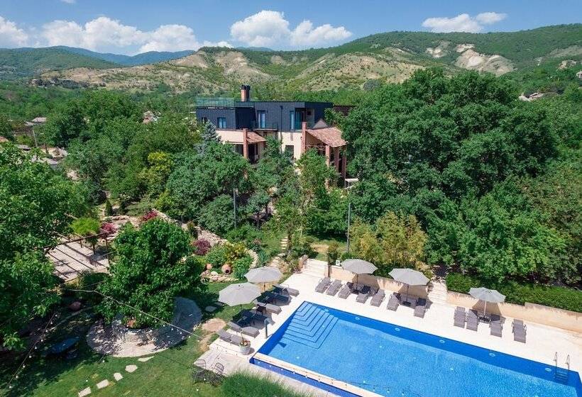 هتل Giuaani Winery