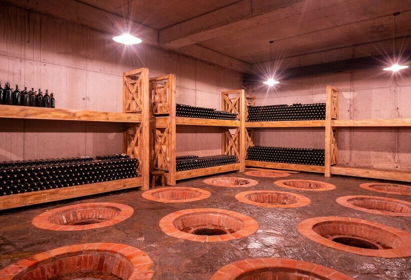 هتل Giuaani Winery