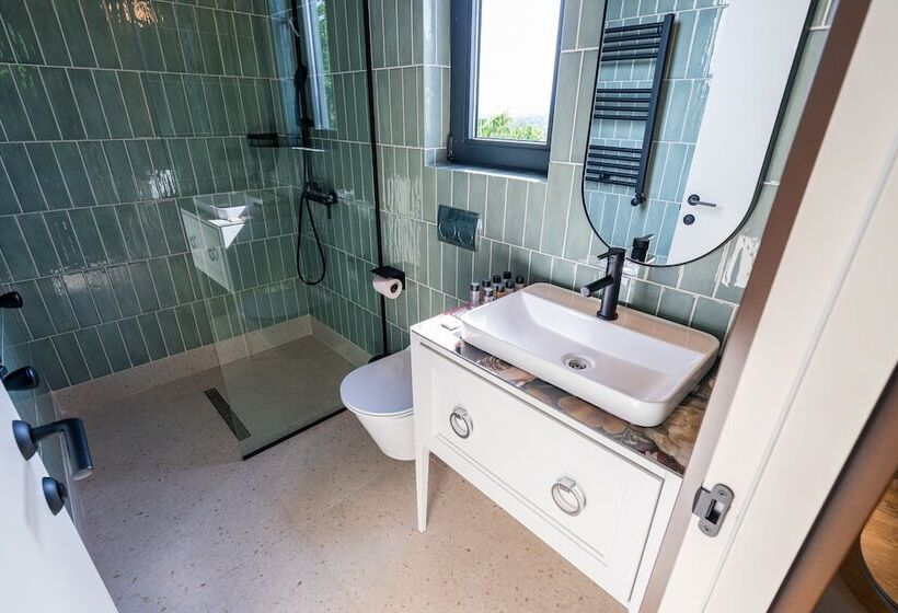 هتل Giuaani Winery