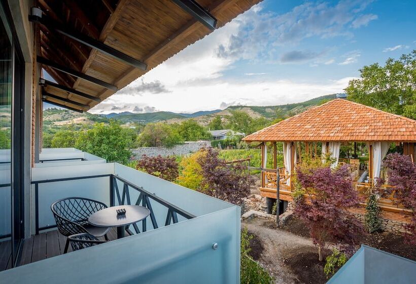 هتل Giuaani Winery