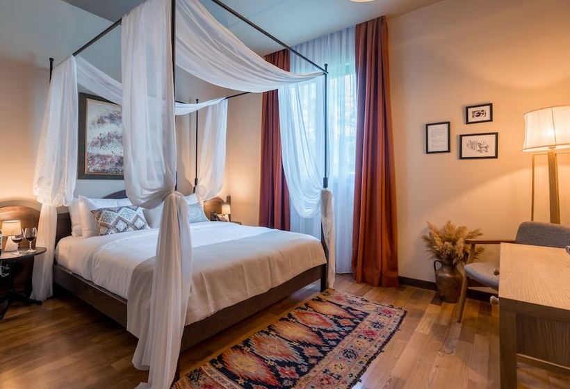 هتل Giuaani Winery