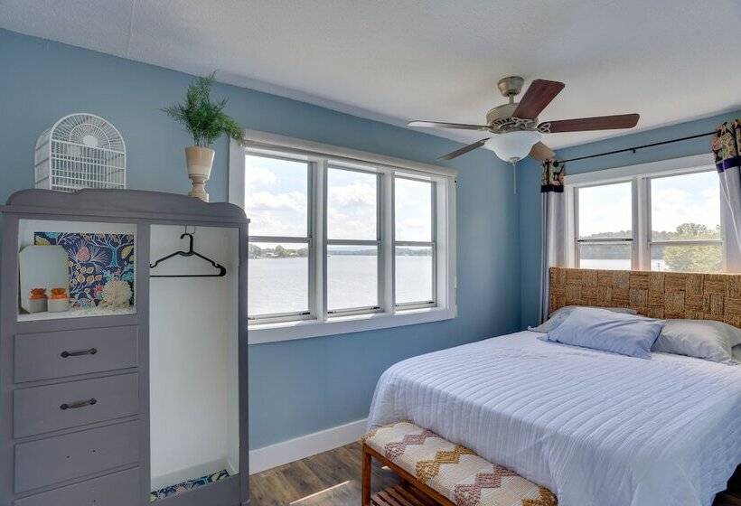 Lakefront Alabama Escape W/ Boat Dock & Fire Pit!