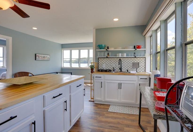 Lakefront Alabama Escape W/ Boat Dock & Fire Pit!