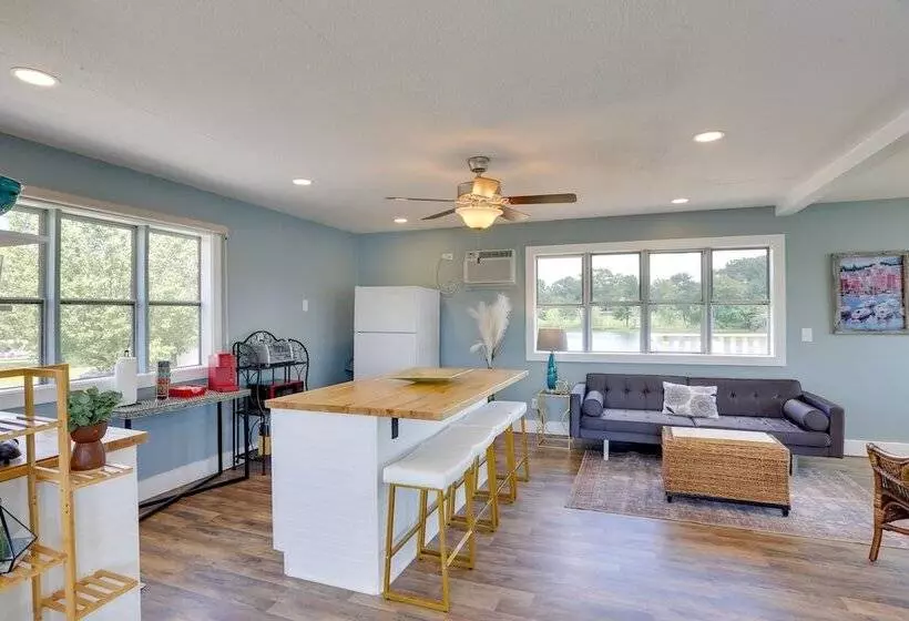 Lakefront Alabama Escape W/ Boat Dock & Fire Pit!