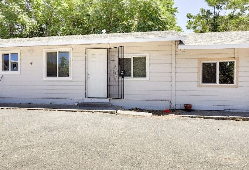 Quiet Lakefront Clearlake Vacation Rental!