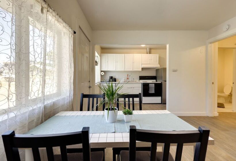 Quiet Lakefront Clearlake Vacation Rental!