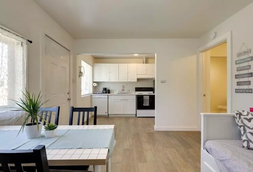 Quiet Lakefront Clearlake Vacation Rental!