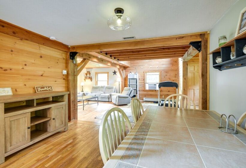Meredith Home W/ Deck: 6 Mi To Lake Winnipesaukee!