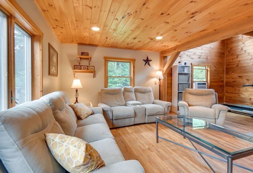Meredith Home W/ Deck: 6 Mi To Lake Winnipesaukee!