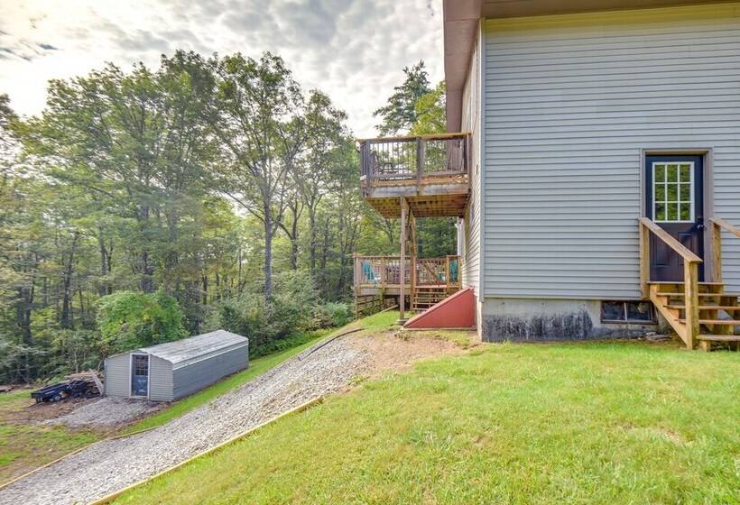 Meredith Home W/ Deck: 6 Mi To Lake Winnipesaukee!