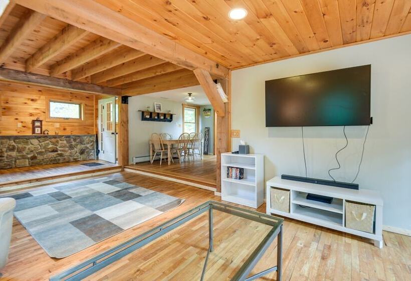 Meredith Home W/ Deck: 6 Mi To Lake Winnipesaukee!