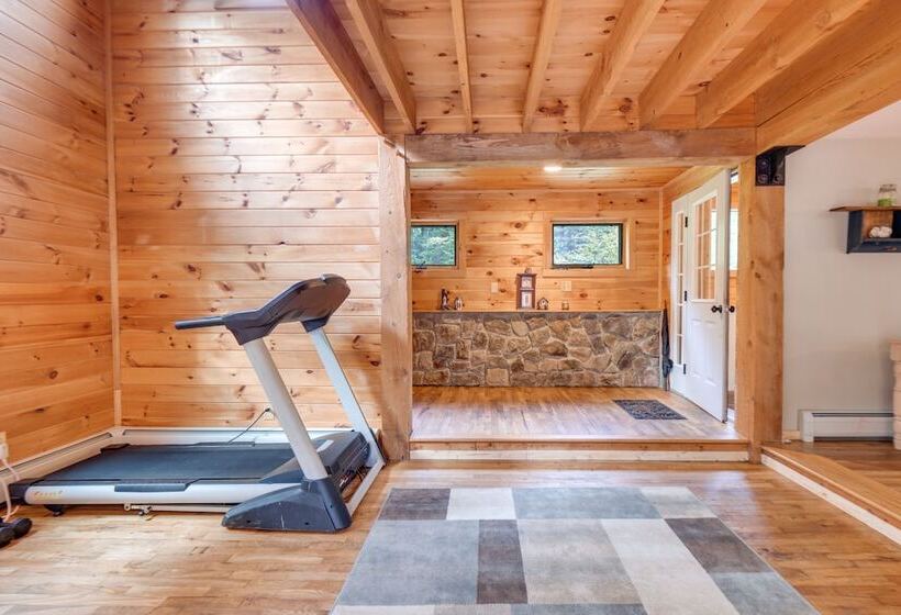 Meredith Home W/ Deck: 6 Mi To Lake Winnipesaukee!