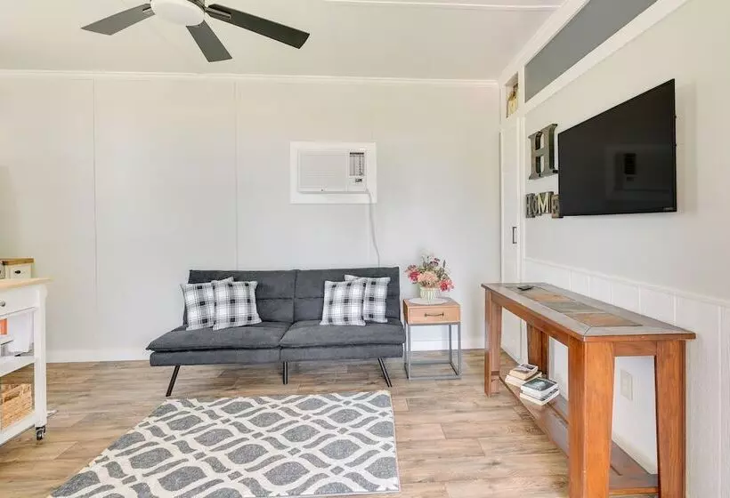 Modern Winnie Cottage W/ Grill On Half Acre!