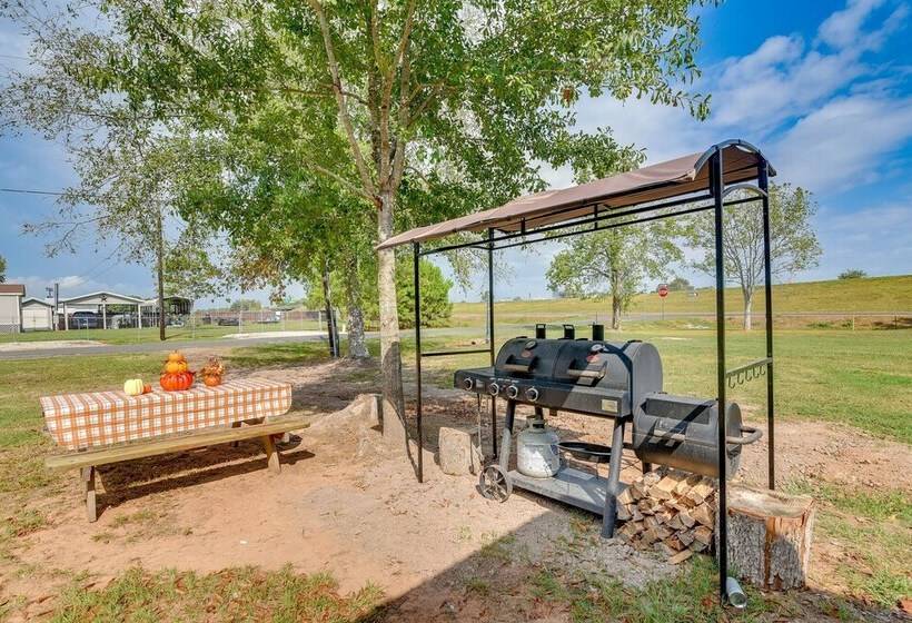 Modern Winnie Cottage W/ Grill On Half Acre!