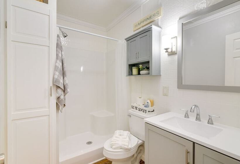 Modern Winnie Cottage W/ Grill On Half Acre!