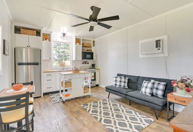 Modern Winnie Cottage W/ Grill On Half Acre!