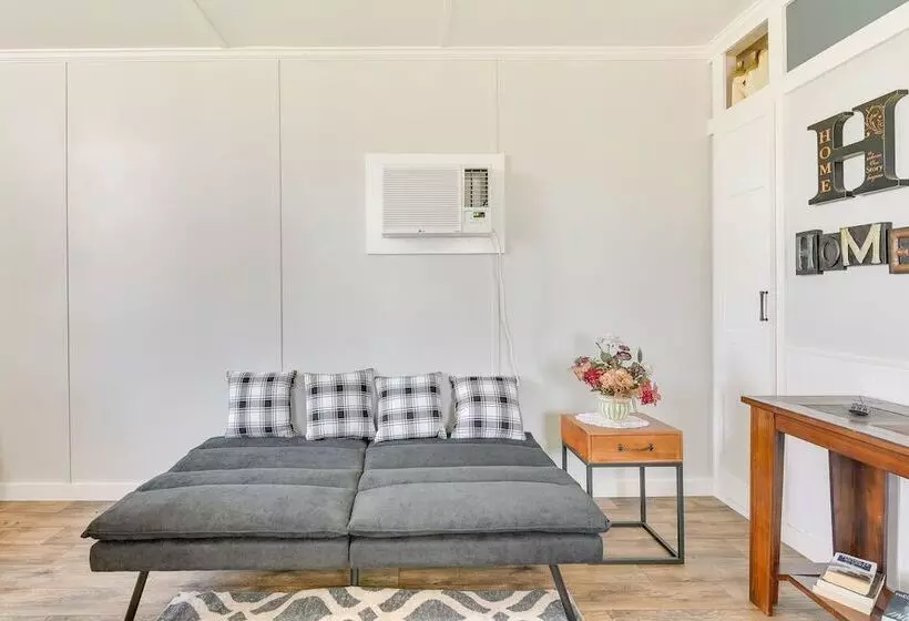 Modern Winnie Cottage W/ Grill On Half Acre!