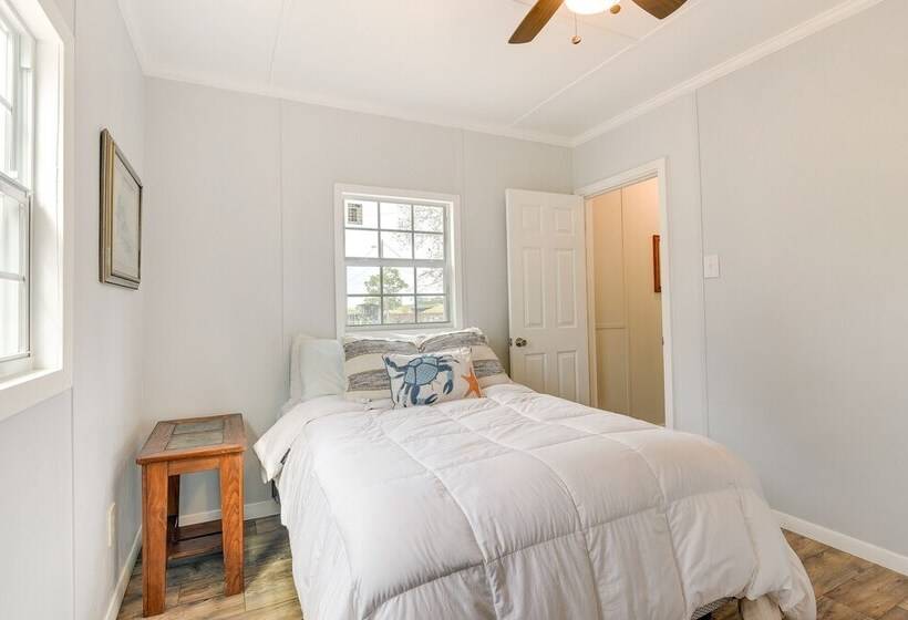 Modern Winnie Cottage W/ Grill On Half Acre!