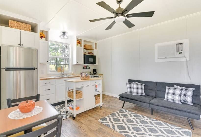 Modern Winnie Cottage W/ Grill On Half Acre!