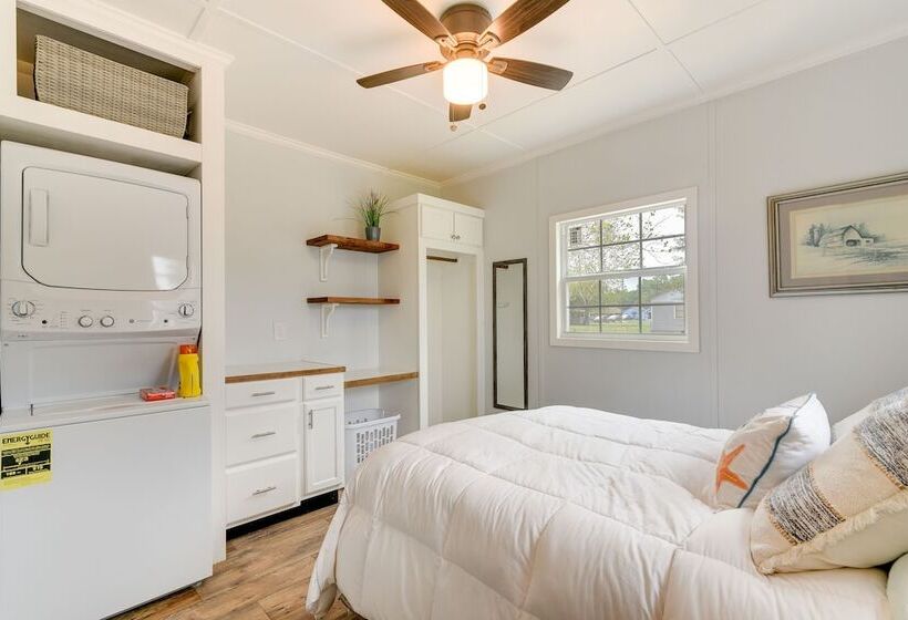 Modern Winnie Cottage W/ Grill On Half Acre!