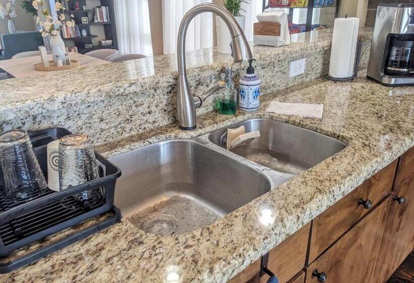 Mycrib Houston Hostel