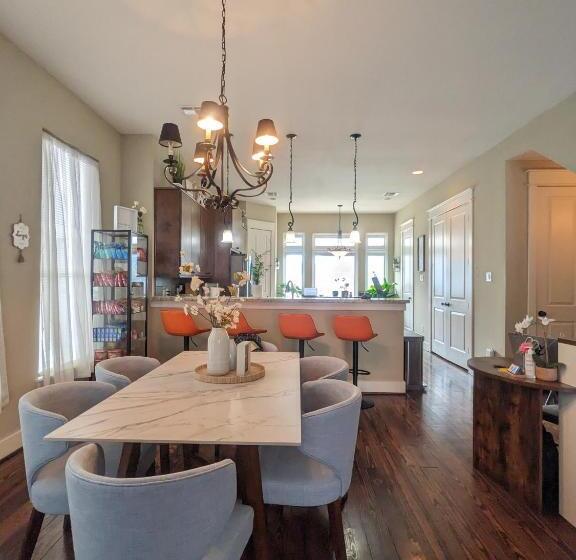 Mycrib Houston Hostel