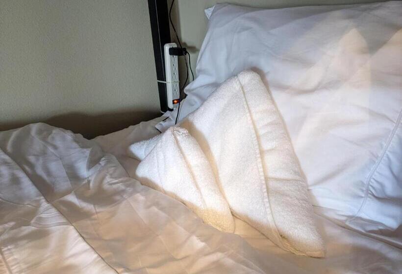 Mycrib Houston Hostel