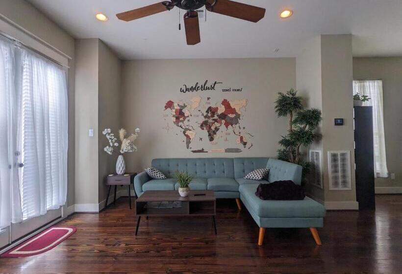 Mycrib Houston Hostel