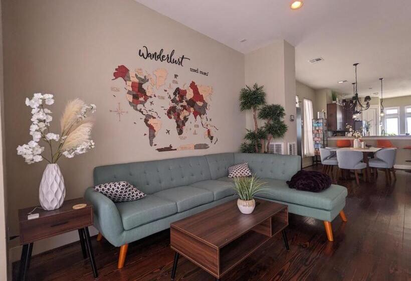 Mycrib Houston Hostel