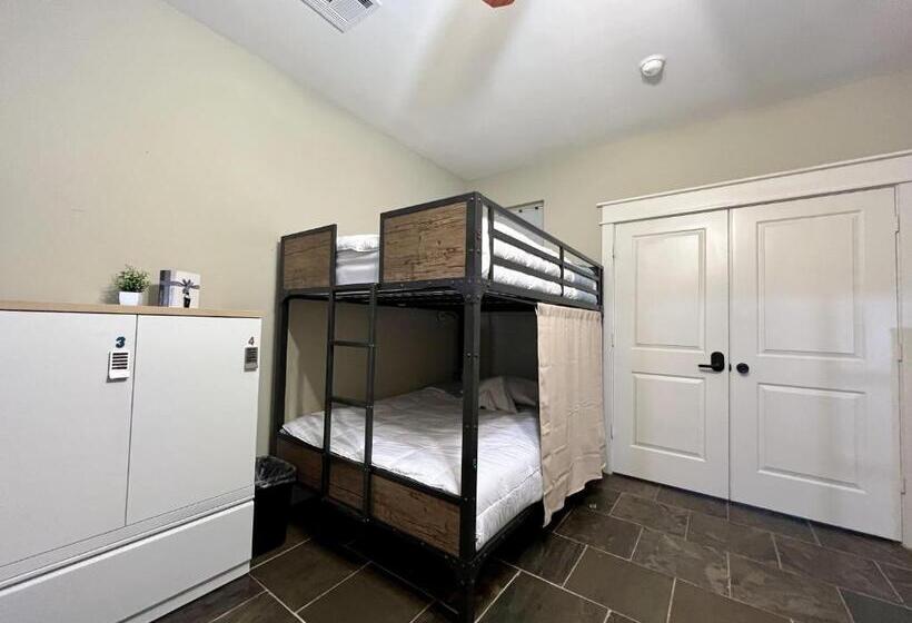 Mycrib Houston Hostel