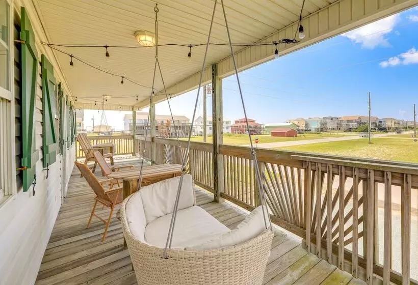 North Topsail Beach Home   Walk To The Ocean!